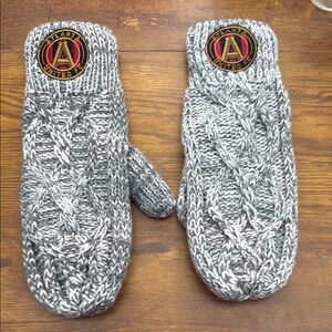 EUC Women's Atlanta United FC ZooZatz Heathered Gray Mittens